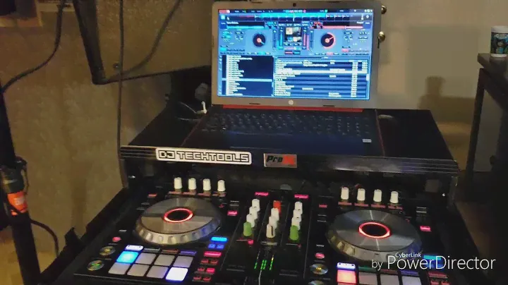 UNBOXING QSC KW152 2-Way Powered Loudspeaker (1000 Watts, 1x15") and Pioneer DJ DDJ-SR2 Professional